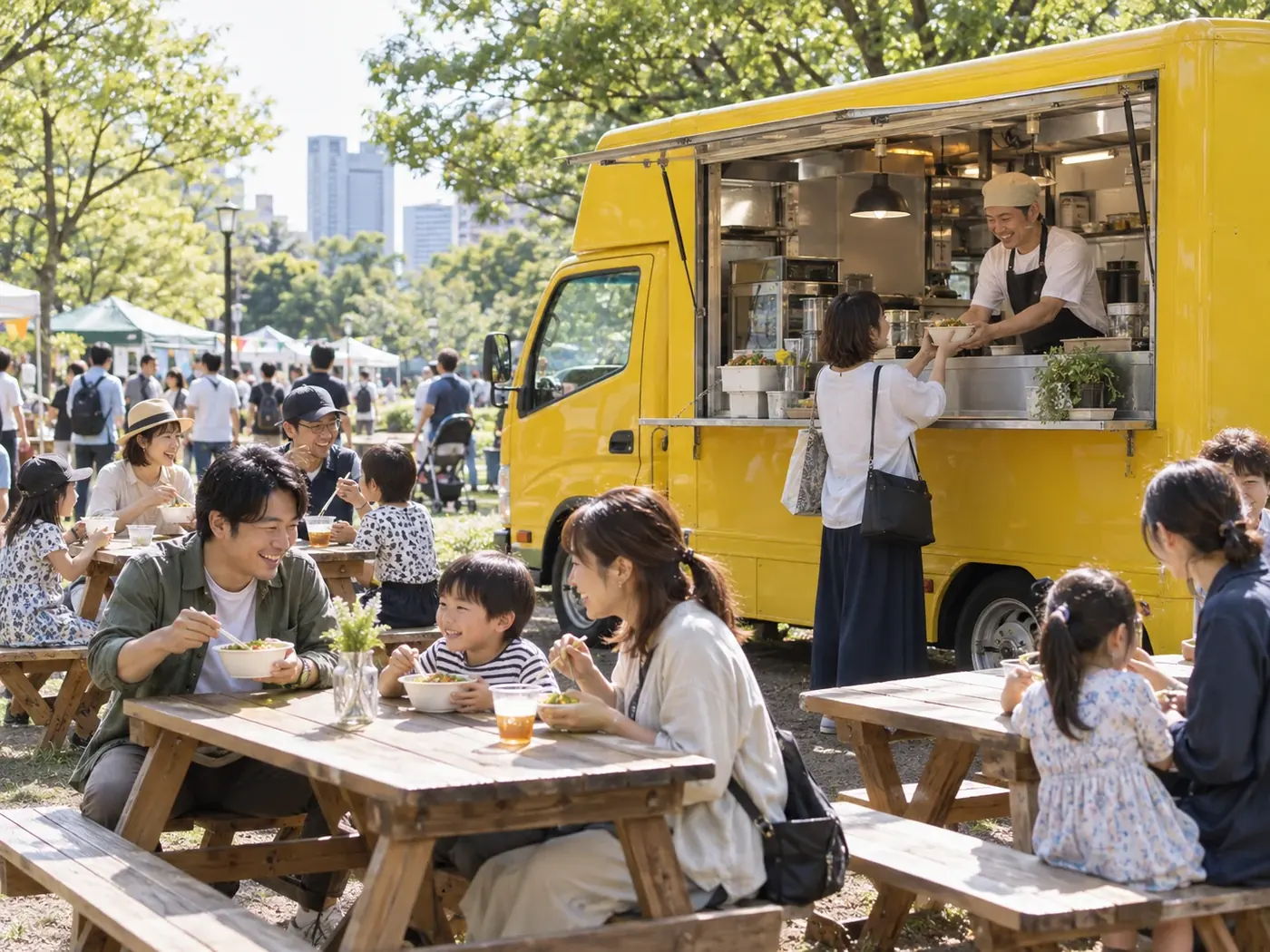 yellow kitchen 太吉のキッチンカー外観